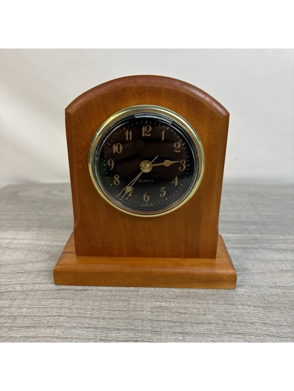 Vintage Solid Wood Mantel / Desk Quartz Clock – Made in USA